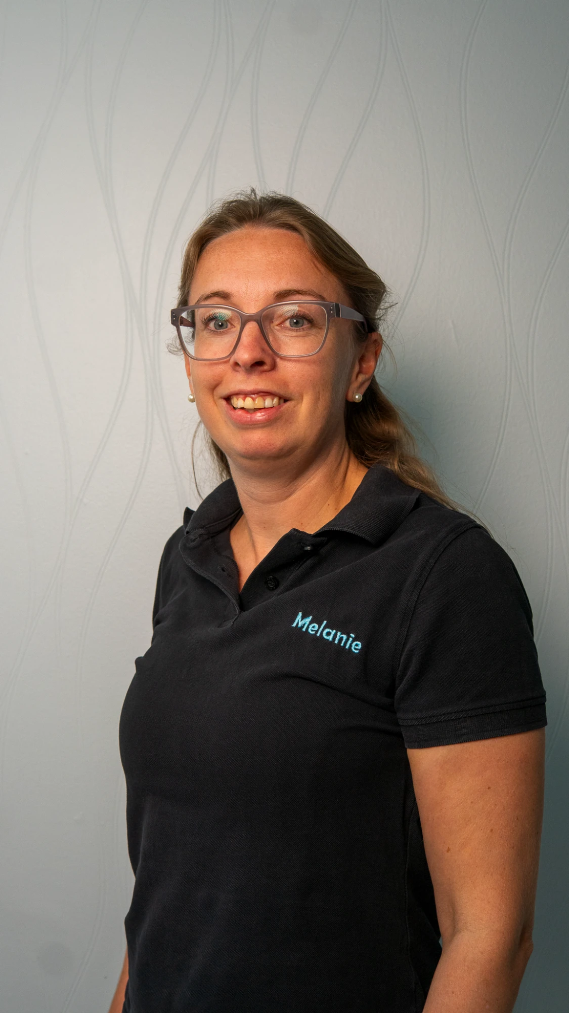 Melanie Dambietz-Kleinen, Physiotherapeutin
